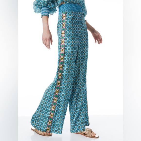 Alice and Olivia Russell Super High Waist Pant in Washed Geo - Picture 2 of 4